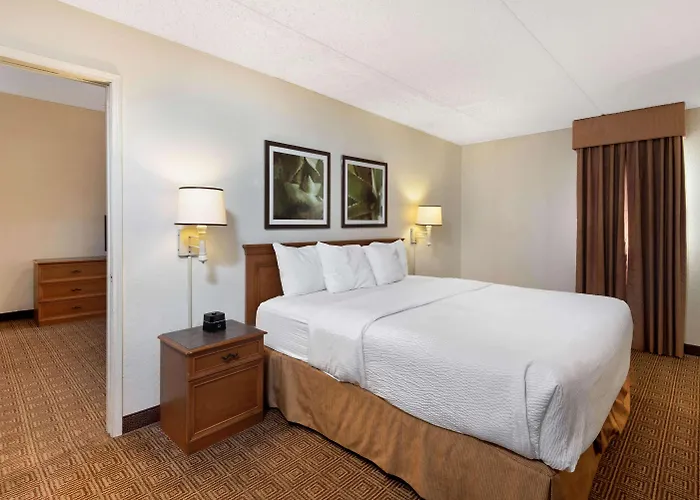 La Quinta Inn By Wyndham San Antonio I-35 N At Rittiman Rd